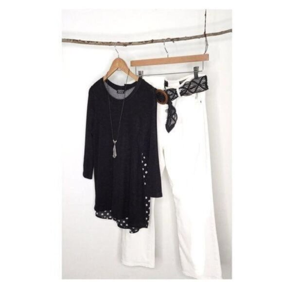 BLACK & White Polka dot 3/4 Sleeve Top - Picture 3 of 9
